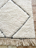Moroccan BENI OUARAIN rug BO201 - 254 x 154 cm/ 8.3 x 5 FT