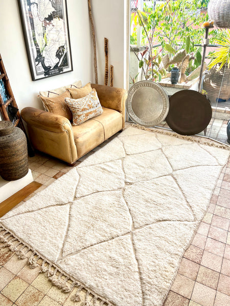 Moroccan BENI OUARAIN rug BO193 - 252 x 158 cm/ 8.2 x 5.2 FT
