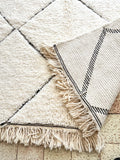 Moroccan BENI OUARAIN rug BO201 - 254 x 154 cm/ 8.3 x 5 FT