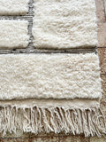 Moroccan BENI OUARAIN rug BO199 - 263 x 153 cm/ 8.6 x 5 FT