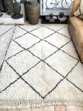 Moroccan BENI OUARAIN rug BO188 - 192 x 139 cm/ 6.3 x 4.6 FT