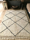 Moroccan BENI OUARAIN rug BO188 - 192 x 139 cm/ 6.3 x 4.6 FT