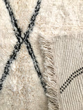 Moroccan BENI OUARAIN rug BO169 - 260 x 162 cm/ 8.5 x 5.3 FT