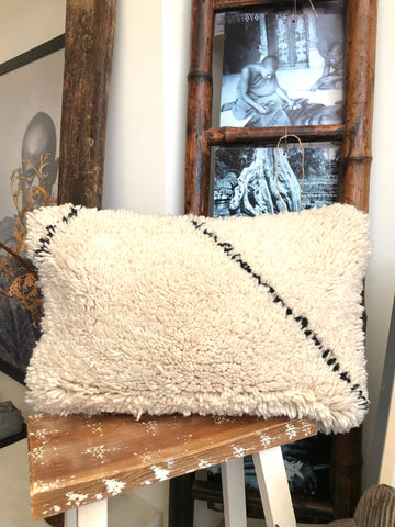 Vintage Moroccan Beni Ouarain cushion