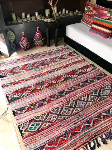 Vintage Moroccan berber KILIM rug K18 - 211 x 170 cm /7 x 5.6 FT