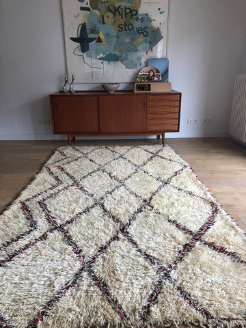 Vintage moroccan beni ouarain rug