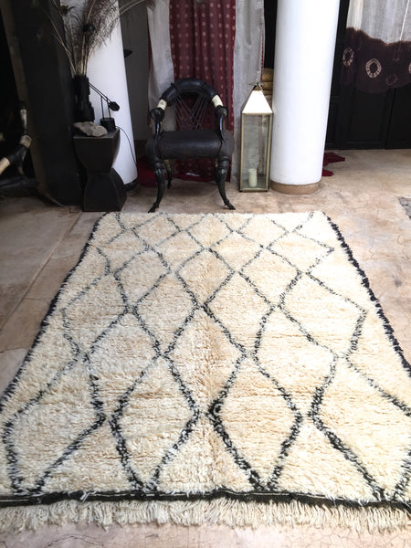 Vintage moroccan beni ouarain rug