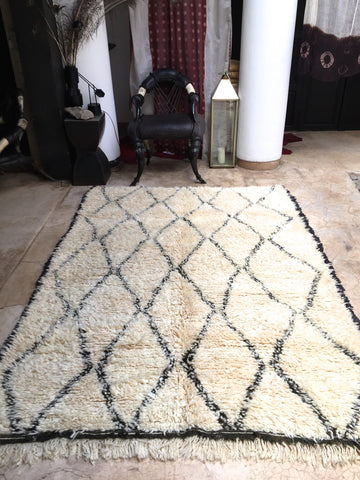 Vintage moroccan beni ouarain rug